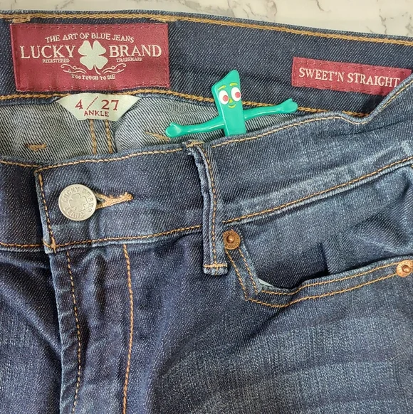 New Lucky Brand Dark Wash Sweet 'N Straight Jeans, Size 4 - Picture 3 of 8